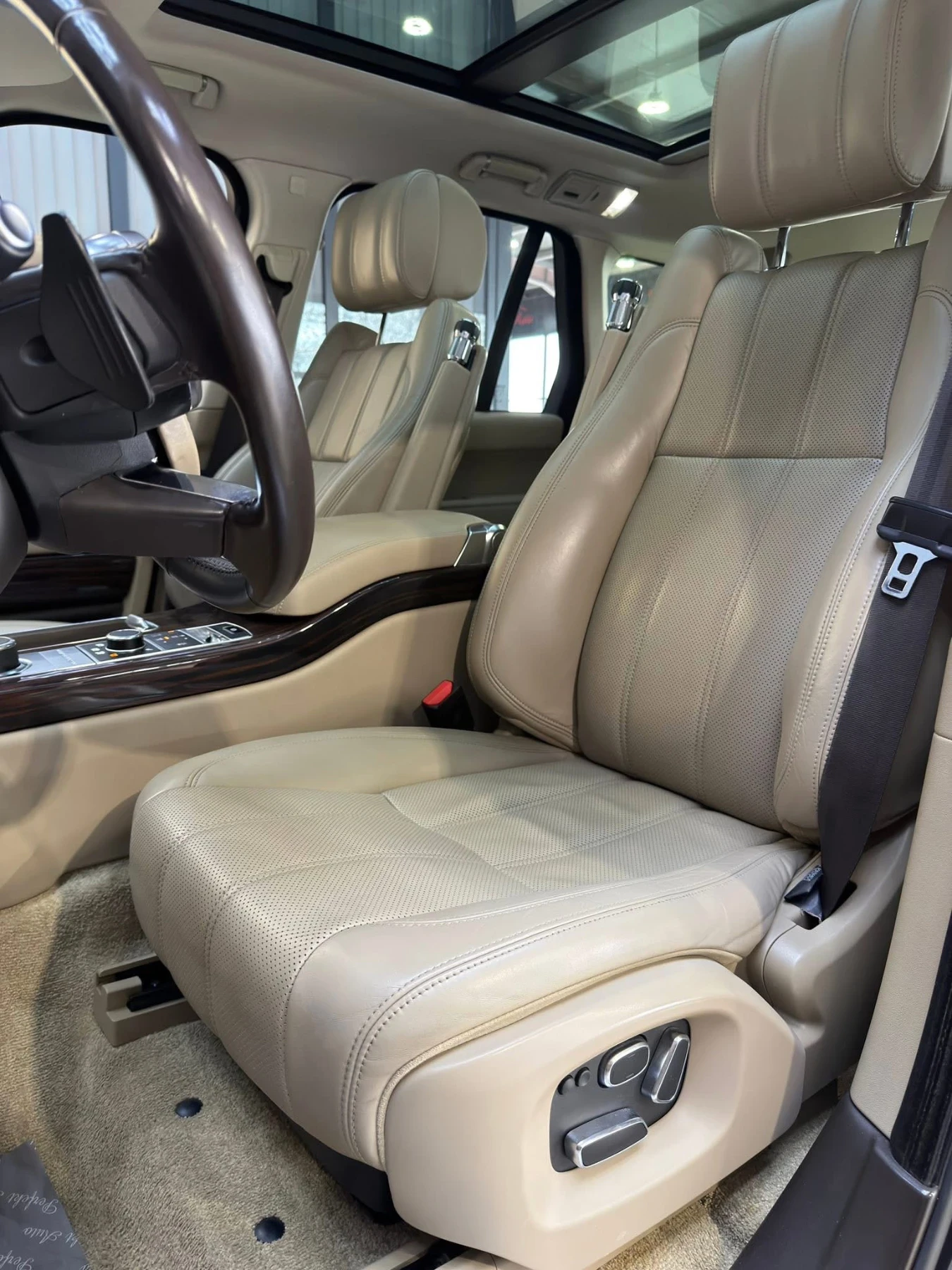 Land Rover Range rover Vogue * FULL Екстри* MERIDIAN* ПАНОРАМА* TV , снимка 15 - Автомобили и джипове - 53784961