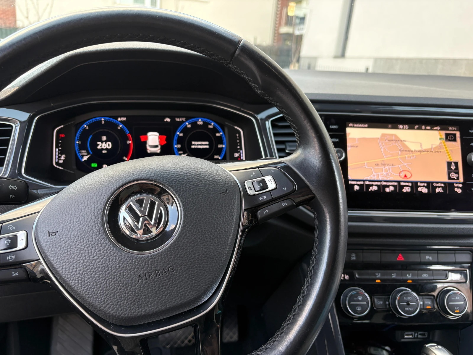 VW T-Roc 2.0TDI 4x4, снимка 13 - Автомобили и джипове - 54118947