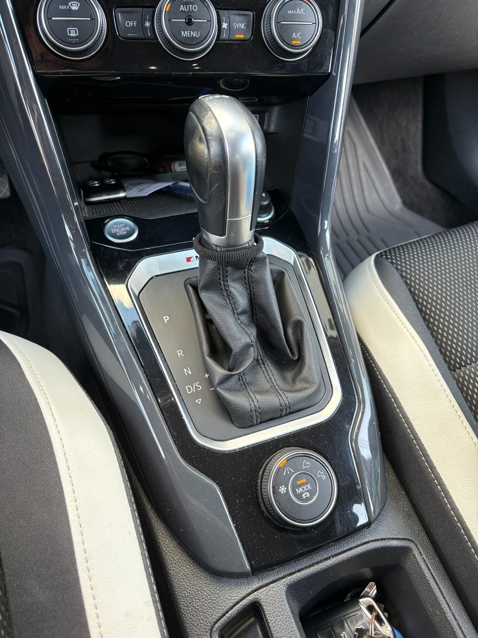 VW T-Roc 2.0TDI 4x4, снимка 11 - Автомобили и джипове - 54118947