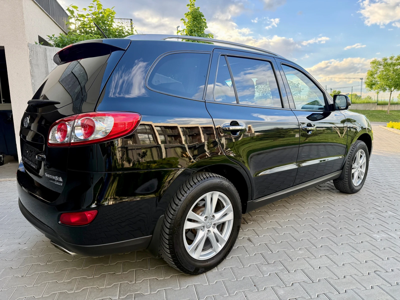 Hyundai Santa fe 2.2 CRDI АВТОМАТ/КОЖА/НАВИ, снимка 4 - Автомобили и джипове - 54571464
