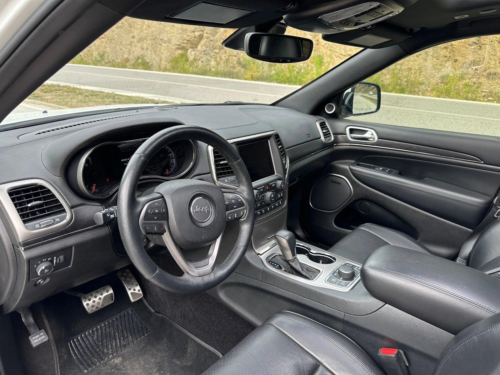 Jeep Grand cherokee 5.7 HEMI + LPG, снимка 11 - Автомобили и джипове - 54662207
