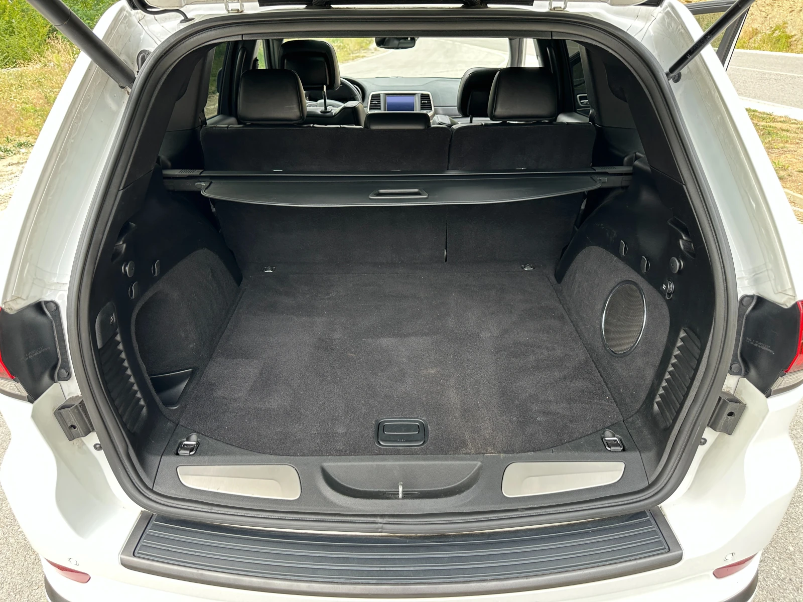 Jeep Grand cherokee 5.7 HEMI + LPG, снимка 17 - Автомобили и джипове - 54662207