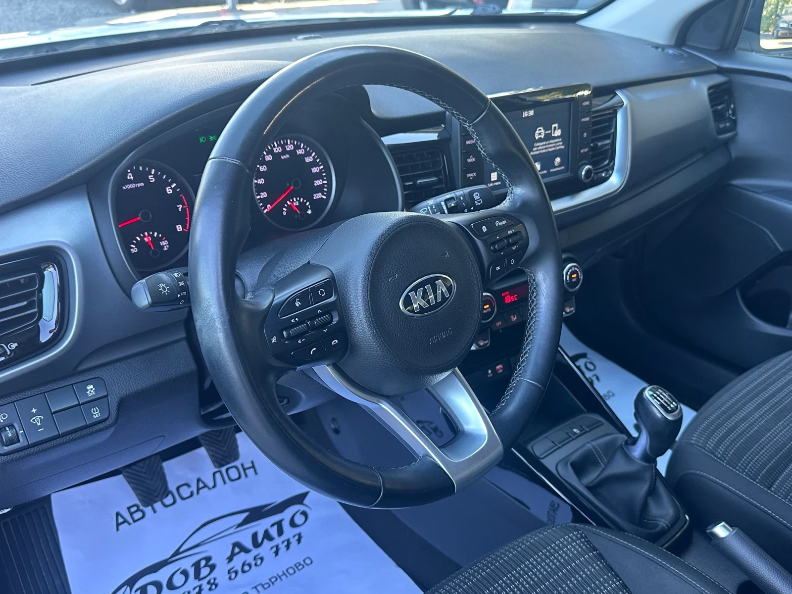 Kia Stonic 1.4i-100к.с-STYLE-LED-CARPLAY-CAMERA, снимка 10 - Автомобили и джипове - 54971107