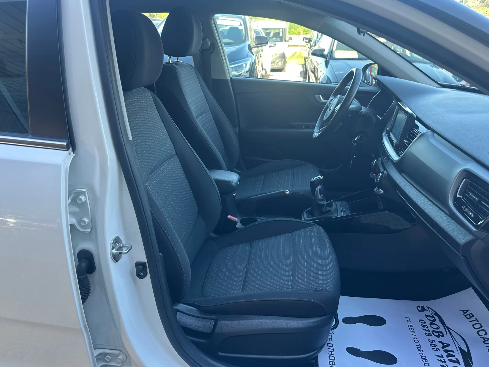 Kia Stonic 1.4i-100к.с-STYLE-LED-CARPLAY-CAMERA, снимка 16 - Автомобили и джипове - 54971107