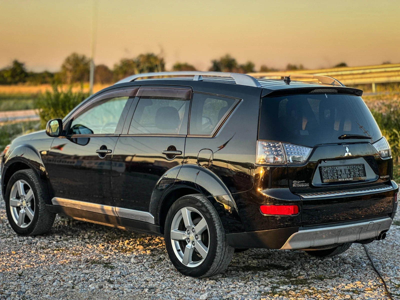 Mitsubishi Outlander 2.0DI-D::7МЕСТА::СЕРВИЗНА КНИЖКА, снимка 5 - Автомобили и джипове - 55249374
