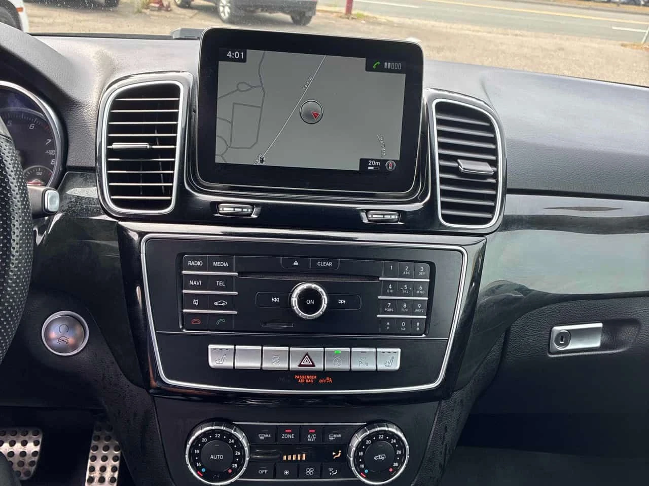 Mercedes-Benz GLE 400 AMG Line * CARFAX * , снимка 8 - Автомобили и джипове - 55439512