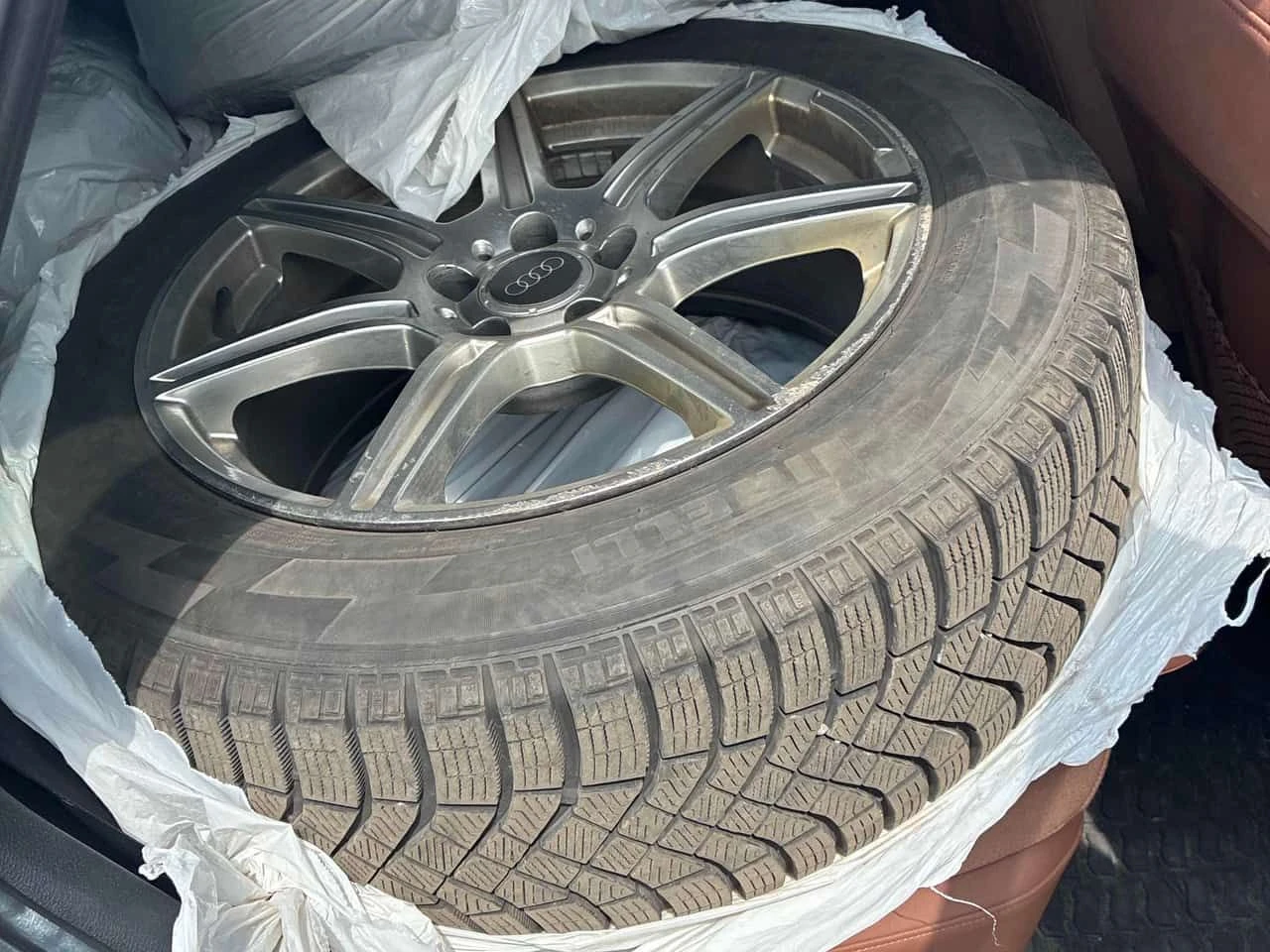 Audi Q3  Technik / B&O / 360 / DISTRONIC / CARFAX , снимка 12 - Автомобили и джипове - 55613904