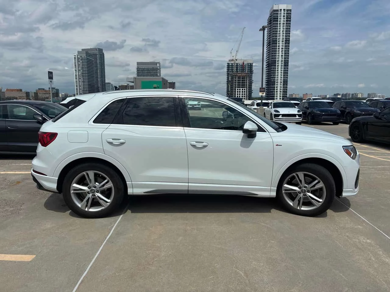 Audi Q3  Technik / B&O / 360 / DISTRONIC / CARFAX , снимка 3 - Автомобили и джипове - 55613904