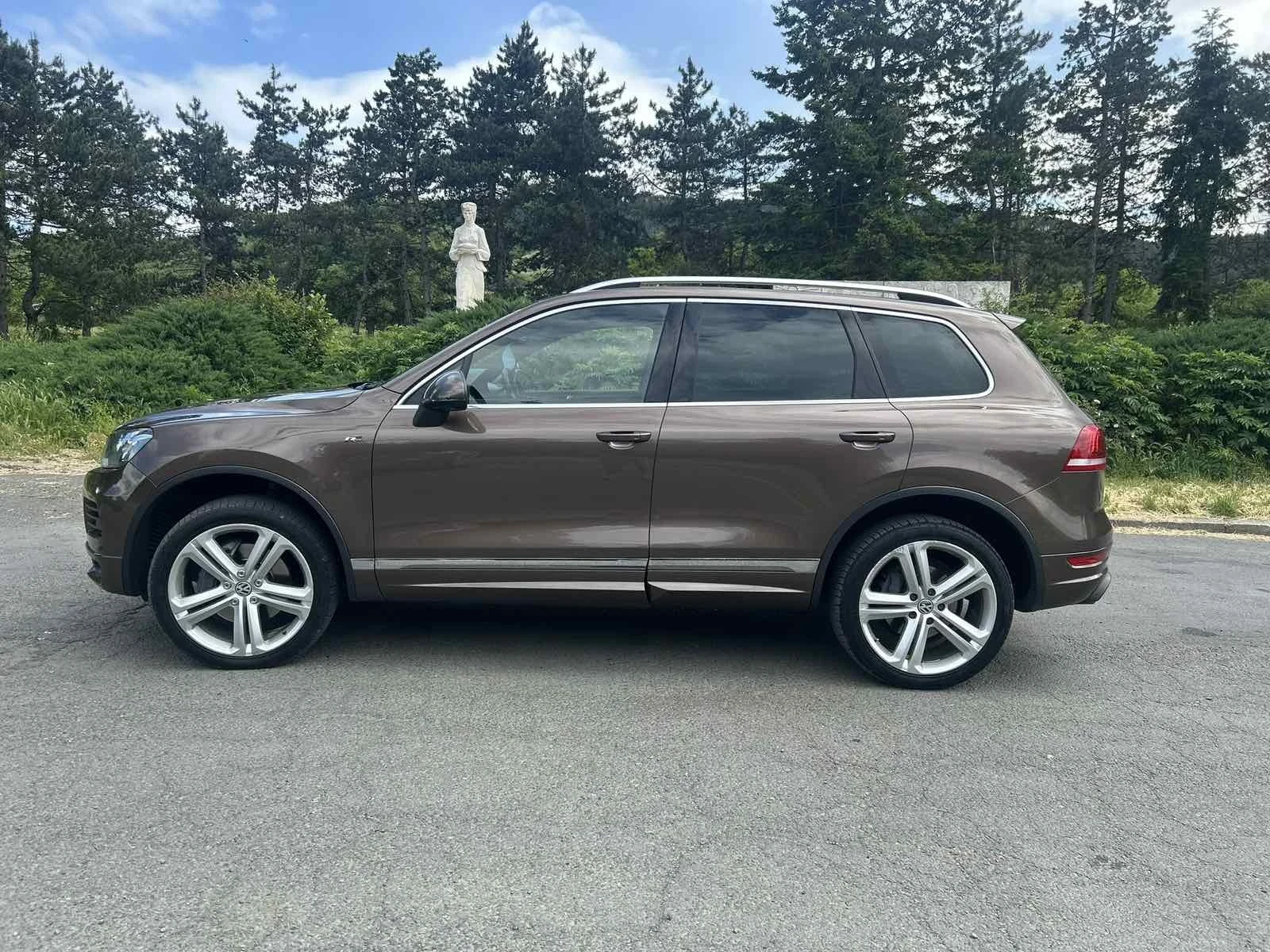 VW Touareg 4.2 TDI R-line, снимка 2 - Автомобили и джипове - 56162251