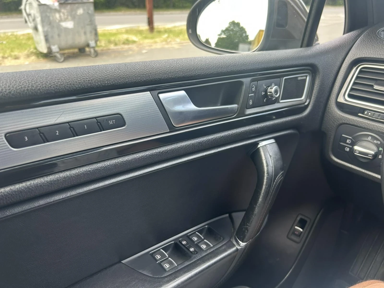 VW Touareg 4.2 TDI R-line, снимка 8 - Автомобили и джипове - 56162251
