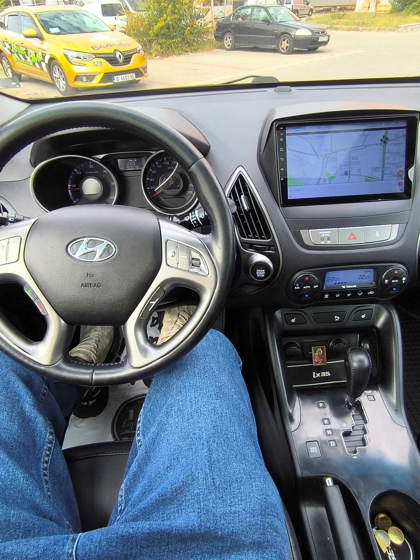 Hyundai IX35 2.0, снимка 12 - Автомобили и джипове - 56441420