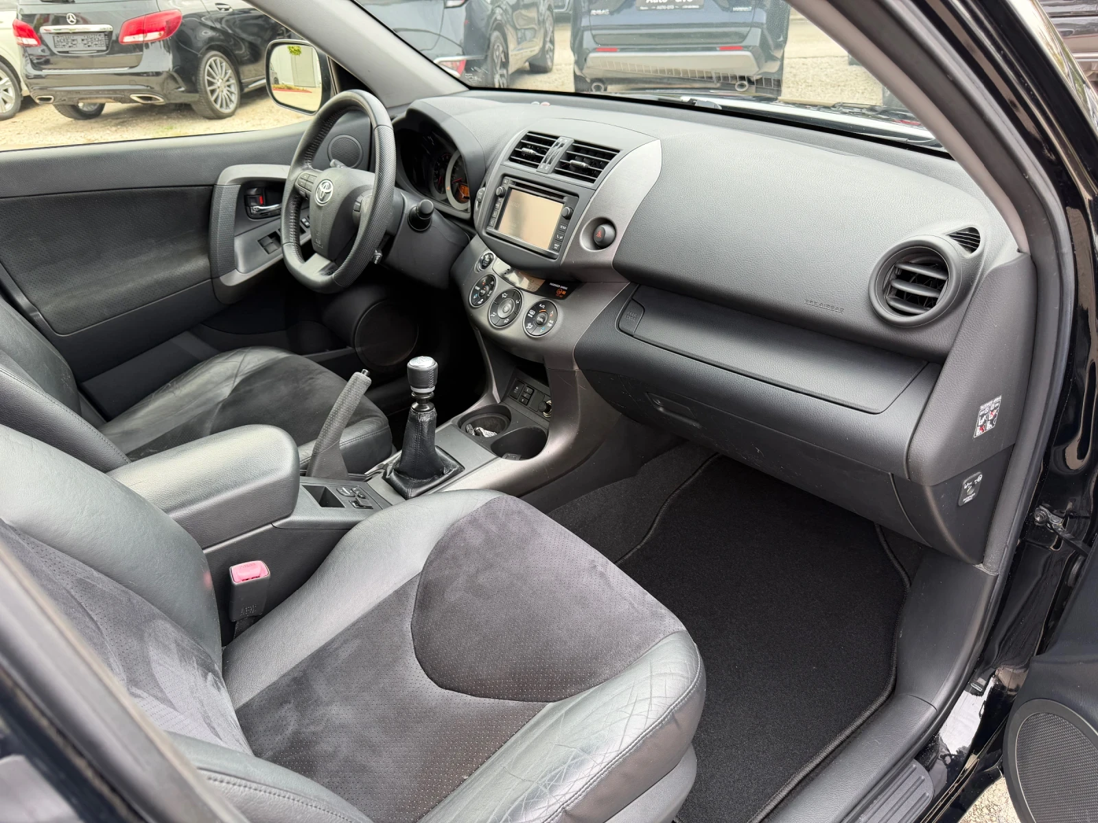 Toyota Rav4 2.2D4d 150�.� 6��.4x4 Luxury Navi | Mobile.bg � ����������� 16