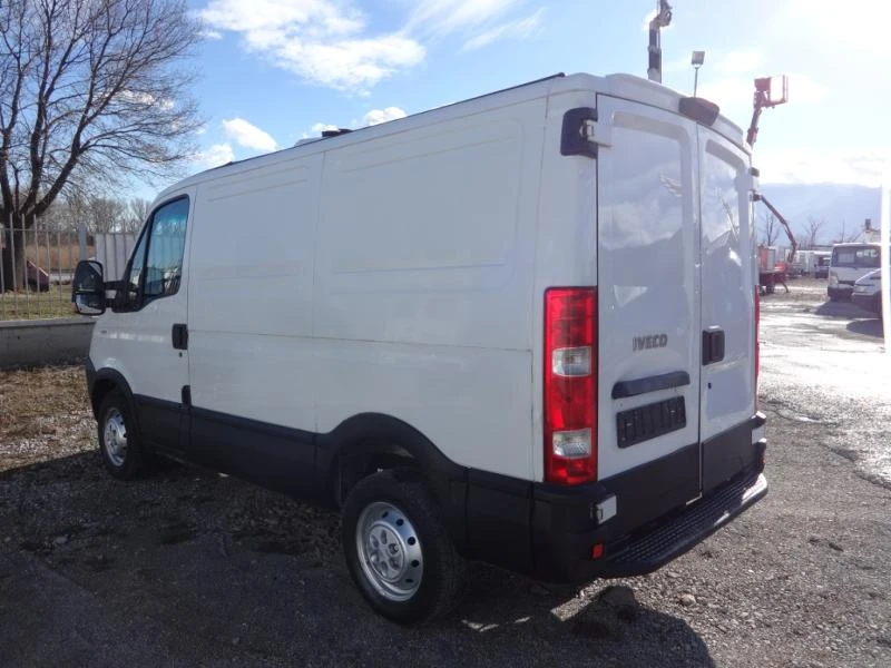 Iveco Daily 35S11 3, 5т. КЛИМАТИК - изображение 4