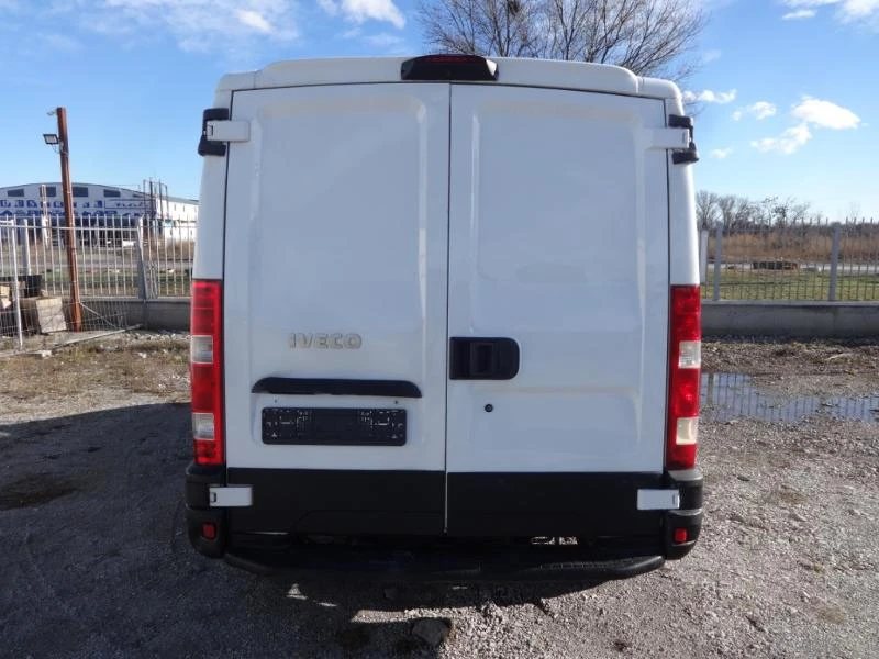 Iveco Daily 35S11 3, 5т. КЛИМАТИК - изображение 6