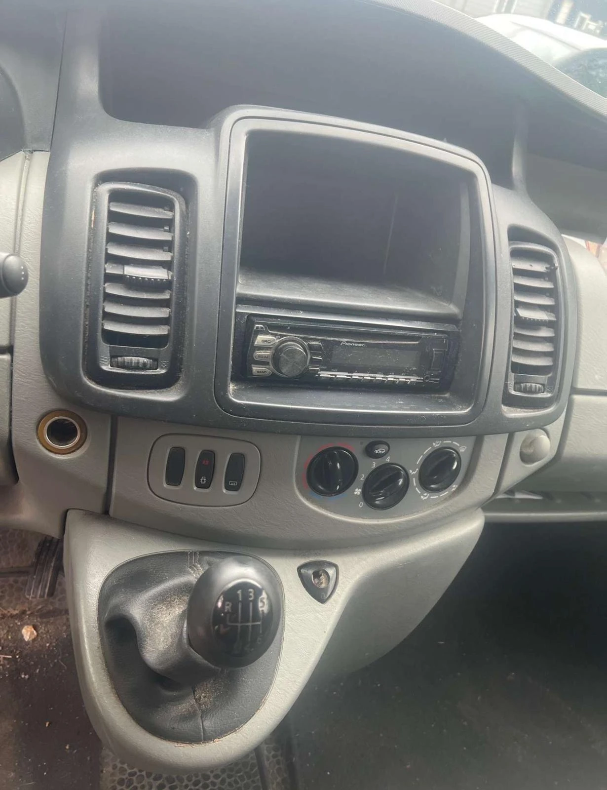 Opel Vivaro 2.0dci 115hp НА ЧАСТИ - изображение 5