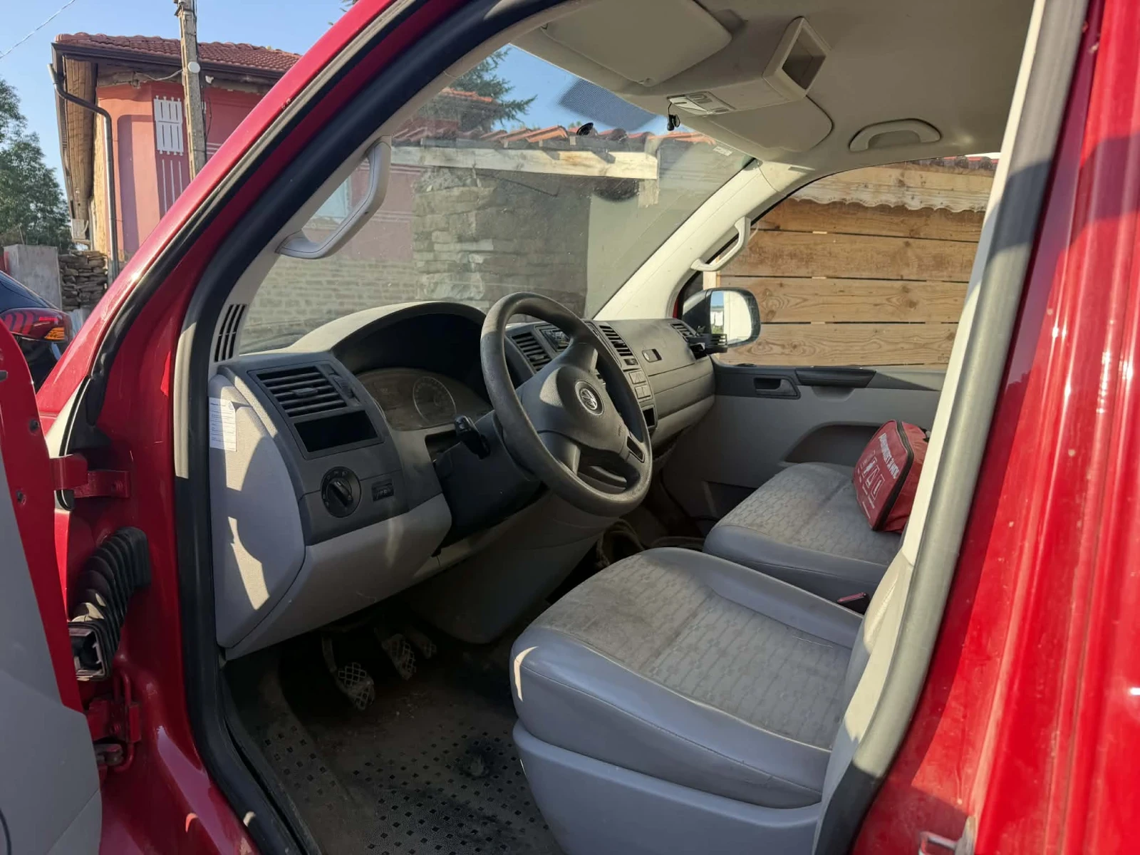VW T5 2.0 БЕНЗИН 116к.с 2011г, снимка 5 - Бусове и автобуси - 55080629