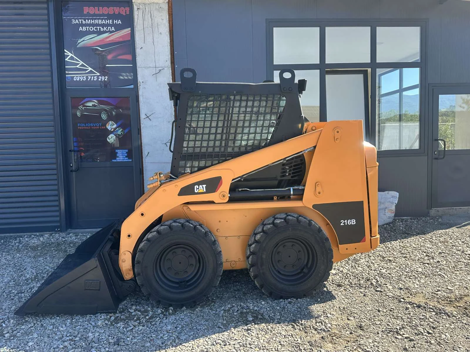 Мини челни товарачи Cat 216B, снимка 2 - Индустриална техника - 55968790