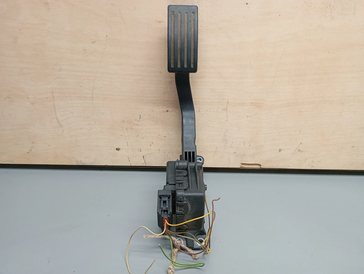 ��. ����� ��� ���� ����� 1.8���� | Mobile.bg � ����������� 1