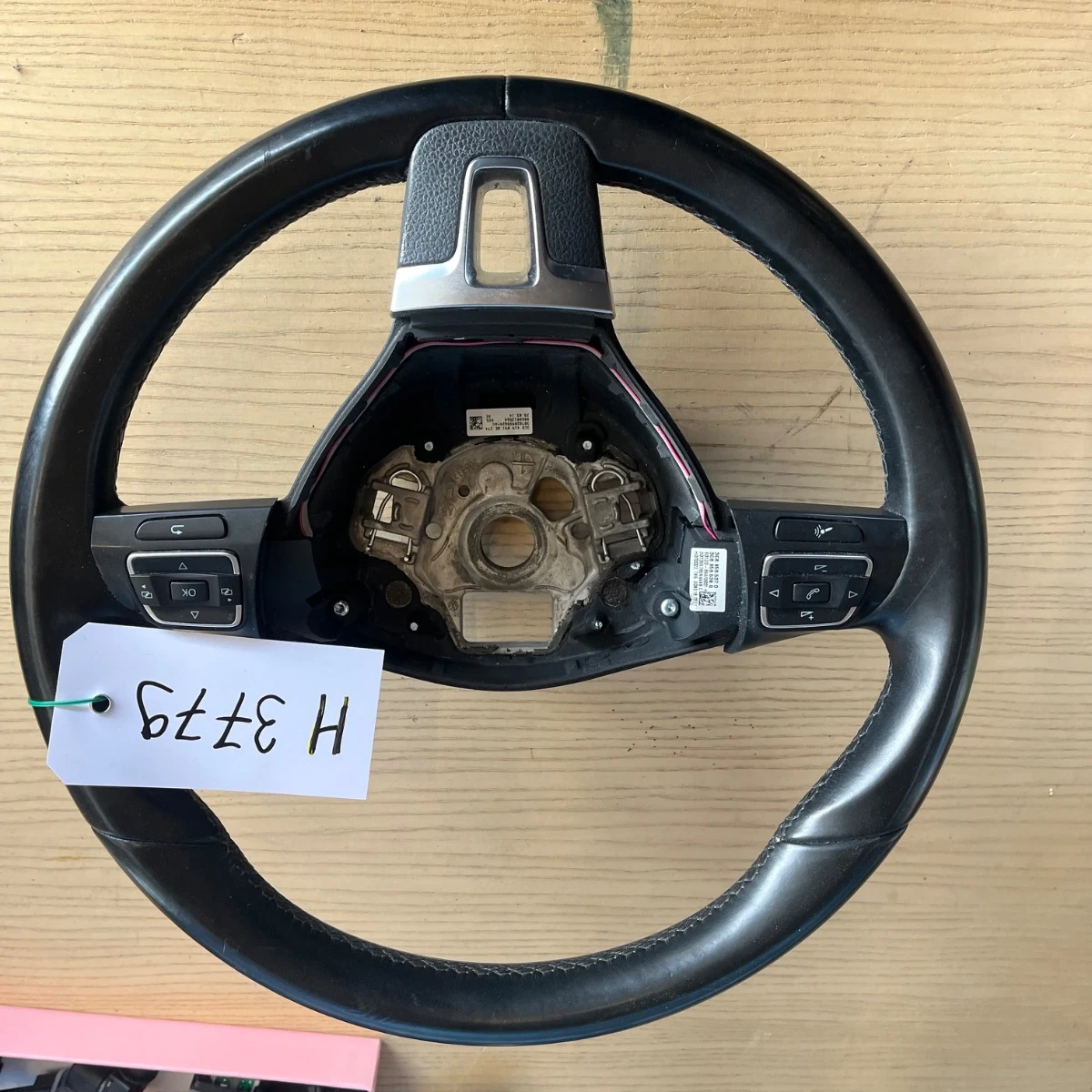 Трилъчев мулти волан за VW Passat B7 Passat CC Golf 6 VW Touran VW Tiguan VW Sha