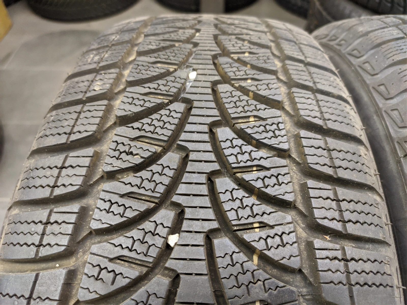  215/60R17 | Mobile.bg   1