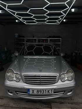 Mercedes-Benz C 220, снимка 3