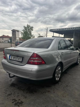 Mercedes-Benz C 220, снимка 9