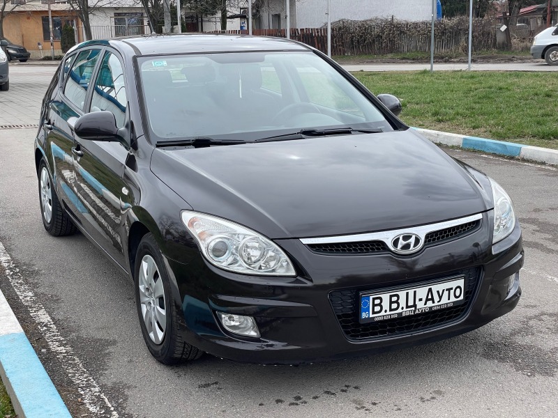 Hyundai I30 1.6Бензин/Климатроник, снимка 3 - Автомобили и джипове - 44654551