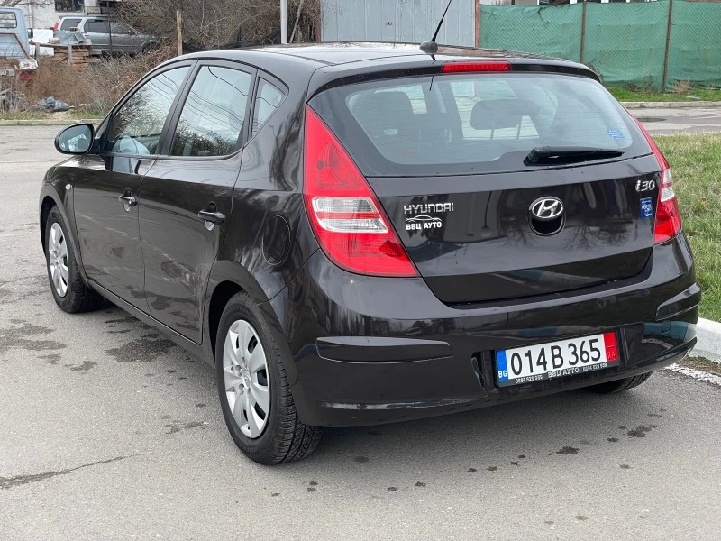 Hyundai I30 1.6Бензин/Климатроник, снимка 7 - Автомобили и джипове - 44654551