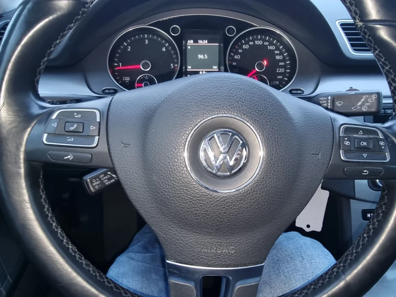 VW Passat 2.0TDI, снимка 10 - Автомобили и джипове - 48338592