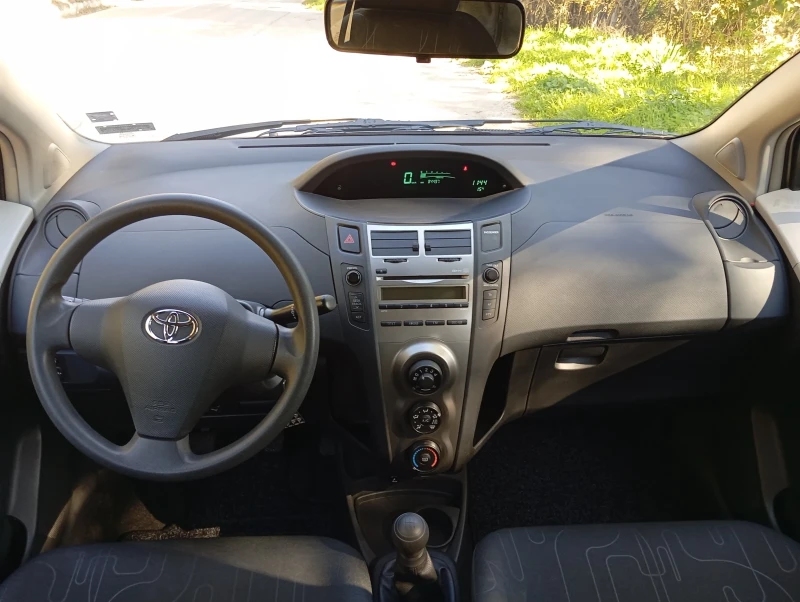 Toyota Yaris 1.0 68 к.с, снимка 14 - Автомобили и джипове - 49324804