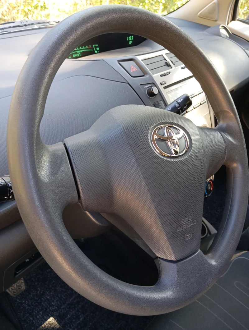 Toyota Yaris 1.0 68 к.с, снимка 5 - Автомобили и джипове - 49324804