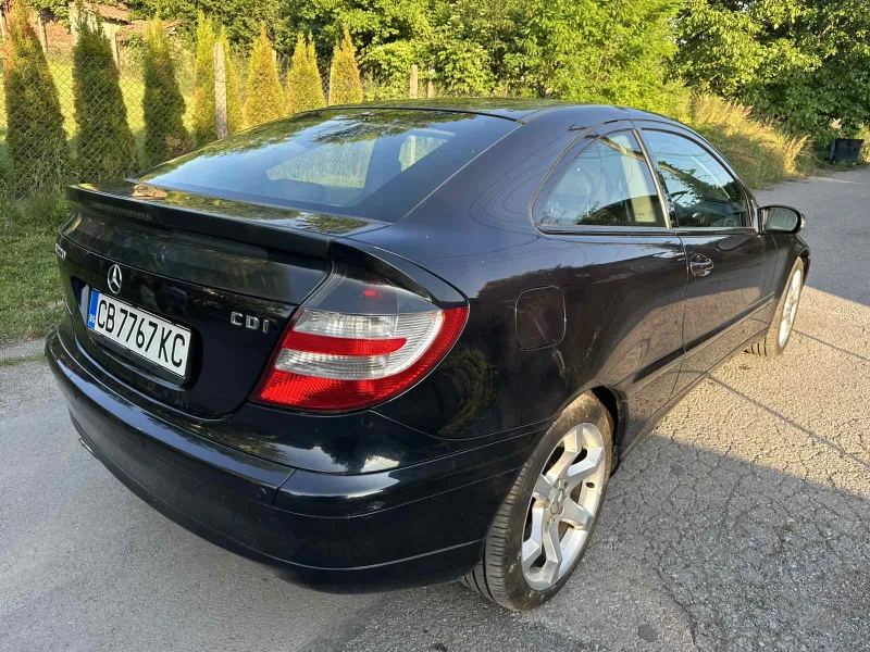 Mercedes-Benz C 220, снимка 4 - Автомобили и джипове - 52719443