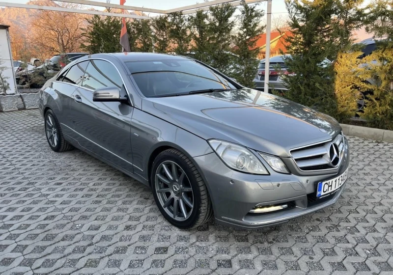 Mercedes-Benz 220, снимка 2 - Автомобили и джипове - 52564317