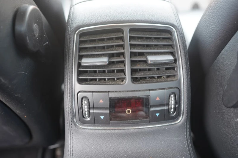 Mercedes-Benz CLS 500 HARMAN KARDON/4 ЗОНОВ КЛИМ/ШИБЕДАХ/ПОДГРЕВ, снимка 15 - Автомобили и джипове - 52751708