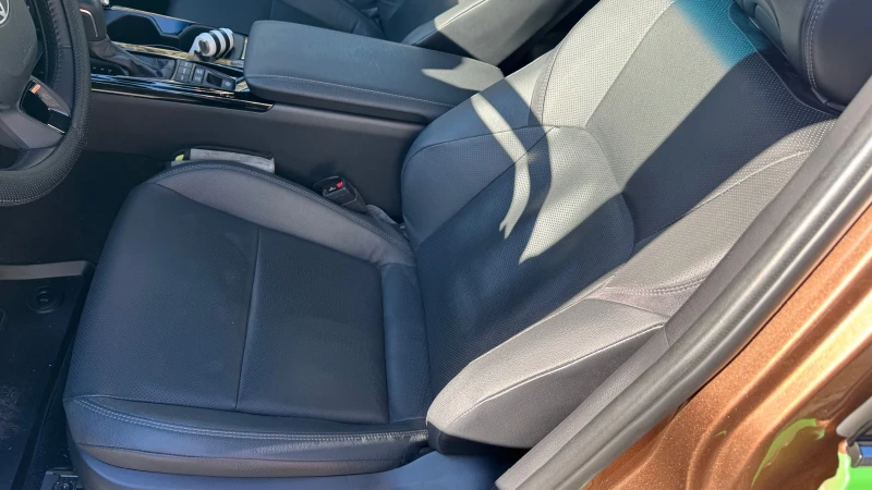 Toyota Camry 2.5H Luxuri, снимка 6 - Автомобили и джипове - 52942858