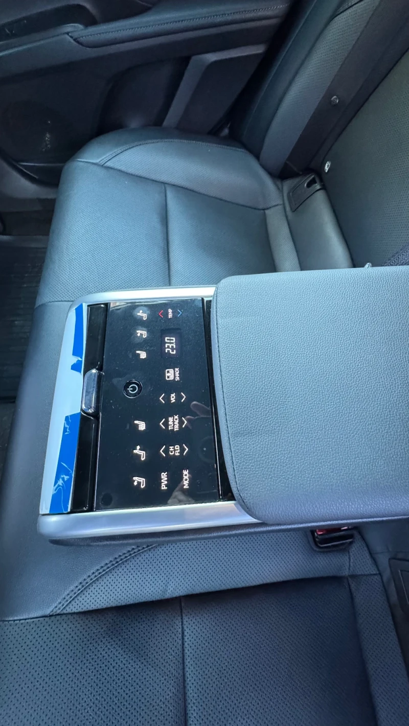 Toyota Camry 2.5H Luxuri, снимка 13 - Автомобили и джипове - 52942858