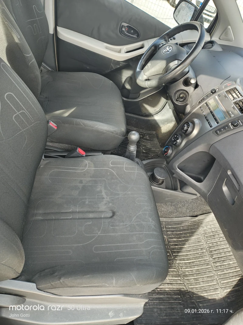 Toyota Yaris 2010г. FASSE 1.0i klimatik, 70k.c., снимка 12 - Автомобили и джипове - 53042327