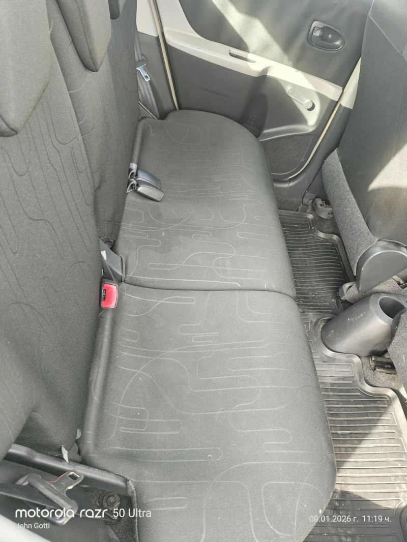 Toyota Yaris 2010г. FASSE 1.0i klimatik, 70k.c., снимка 13 - Автомобили и джипове - 53042327