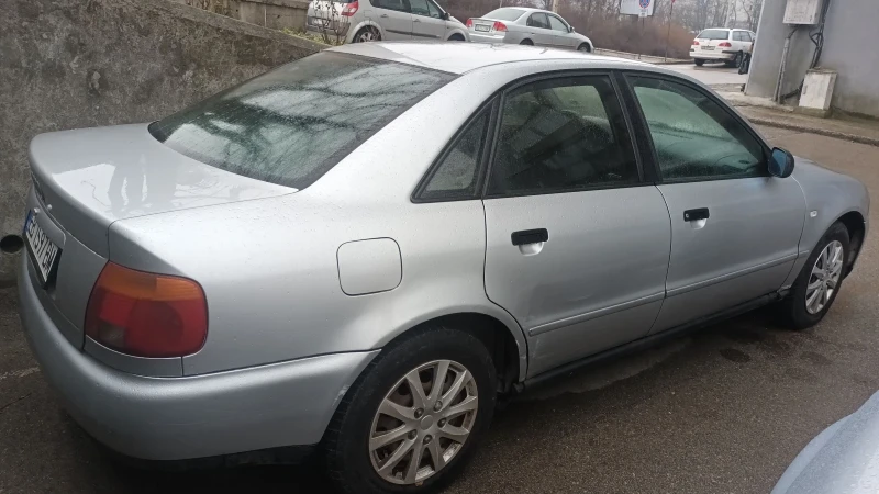 Audi A4 1.6, снимка 4 - Автомобили и джипове - 53400179