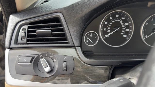 BMW 535 iXdrive, снимка 13 - Автомобили и джипове - 53739314