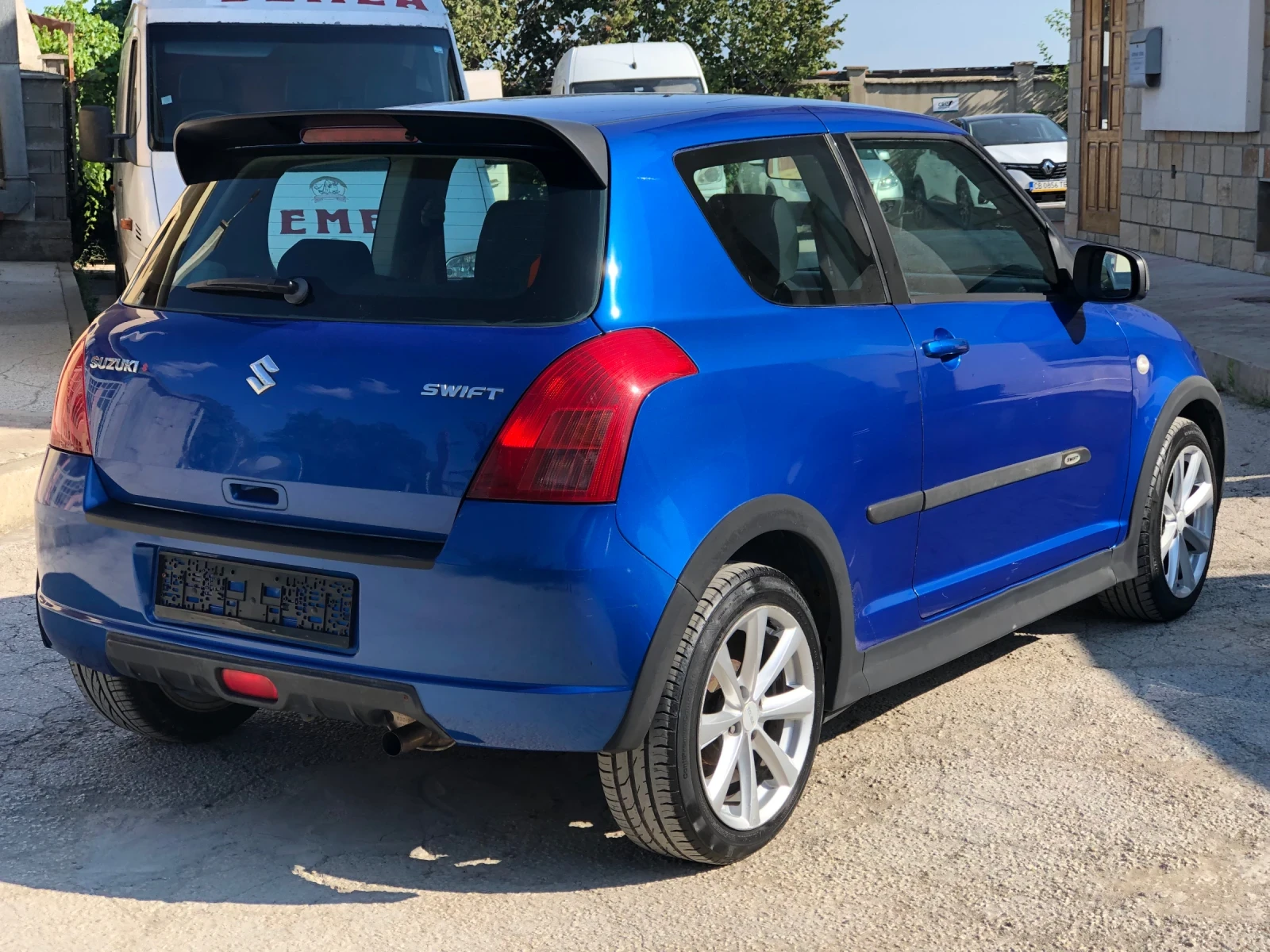 Suzuki Swift 1.3i SPORT - изображение 5