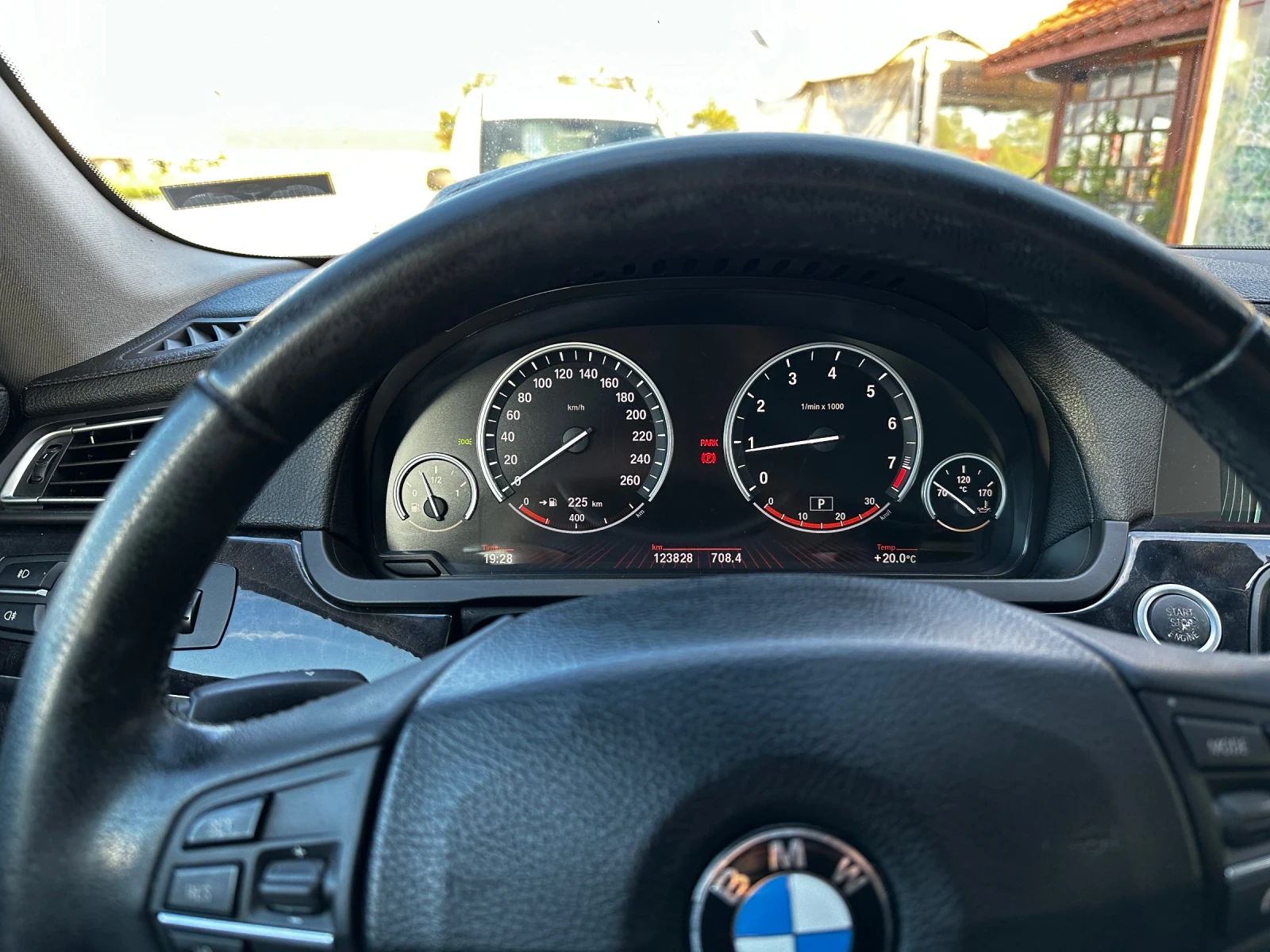 BMW 740  - изображение 8
