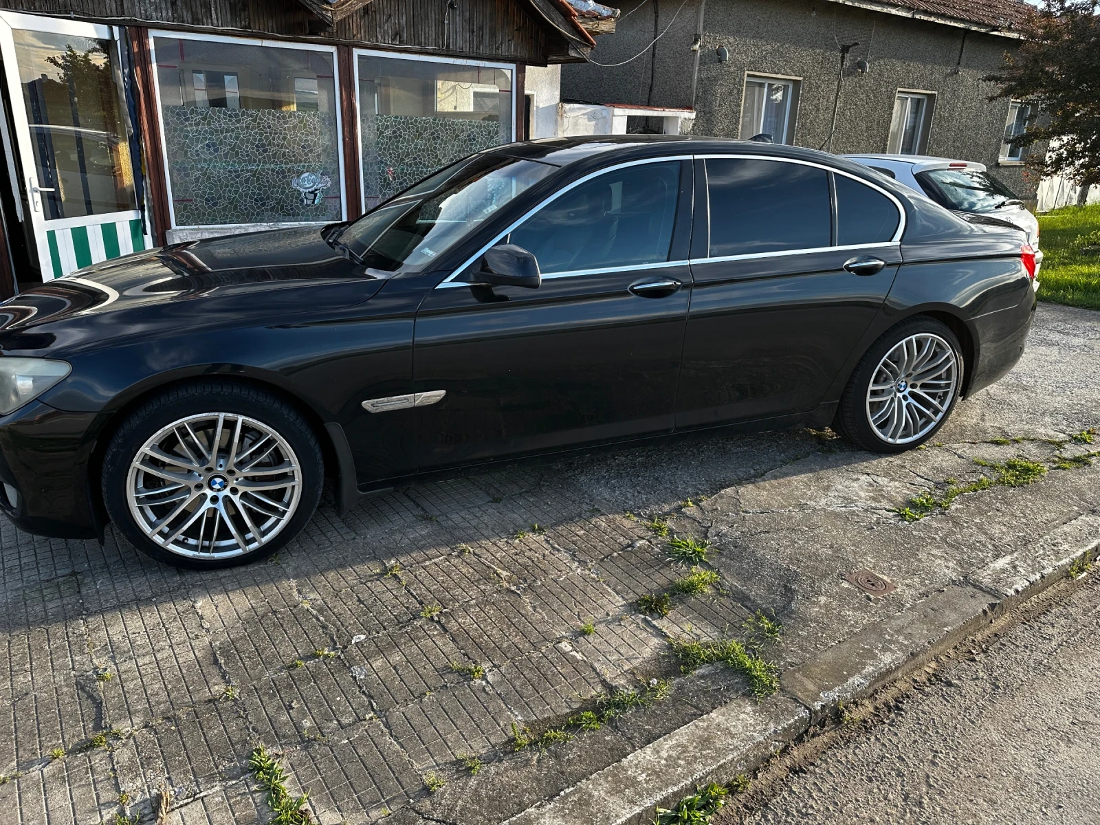 BMW 740  - изображение 2