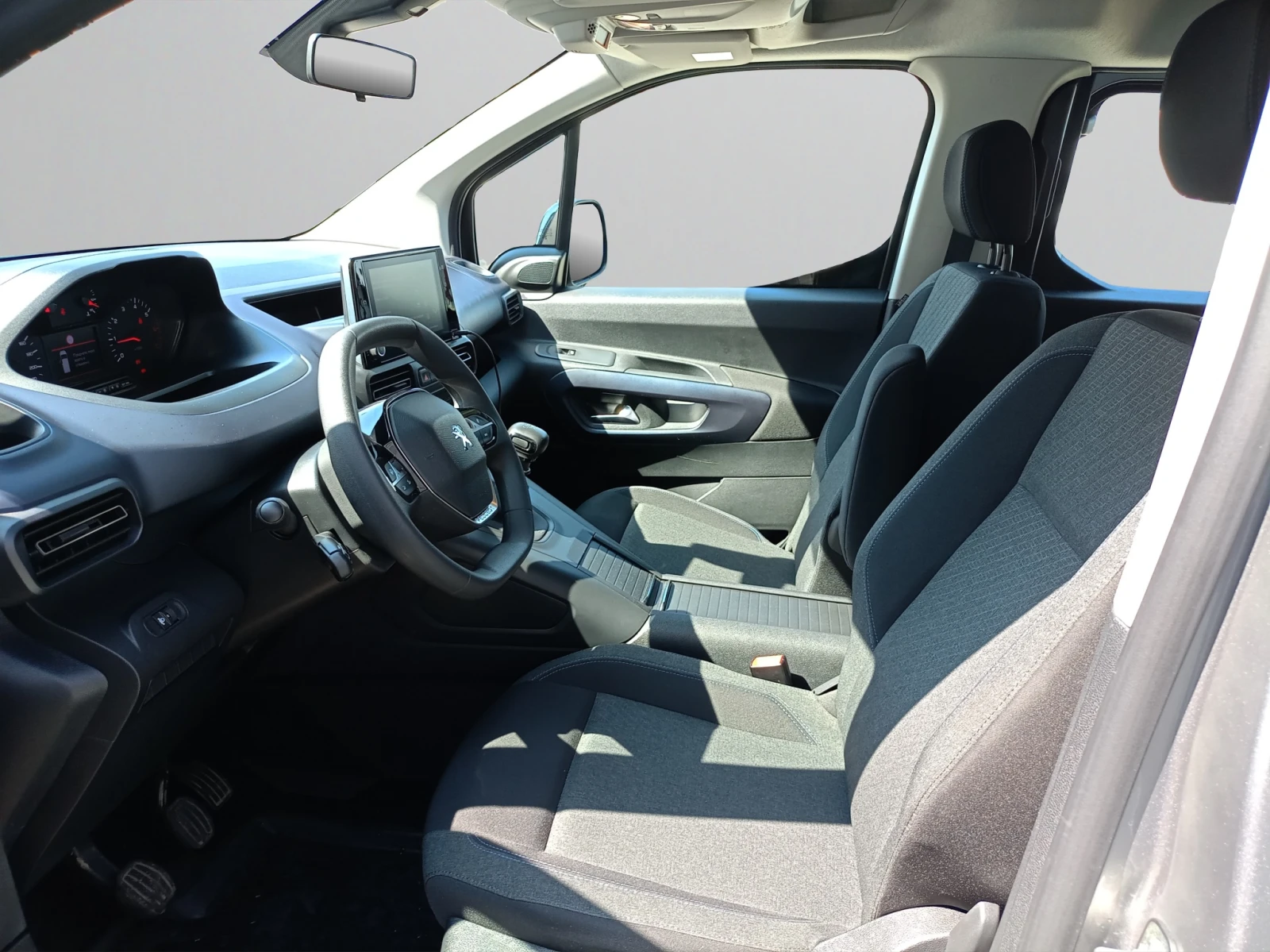 Peugeot Rifter MPV Standard ALLURE 1.5 BlueHDI 130 BVM6 S&S E6.4 - изображение 9
