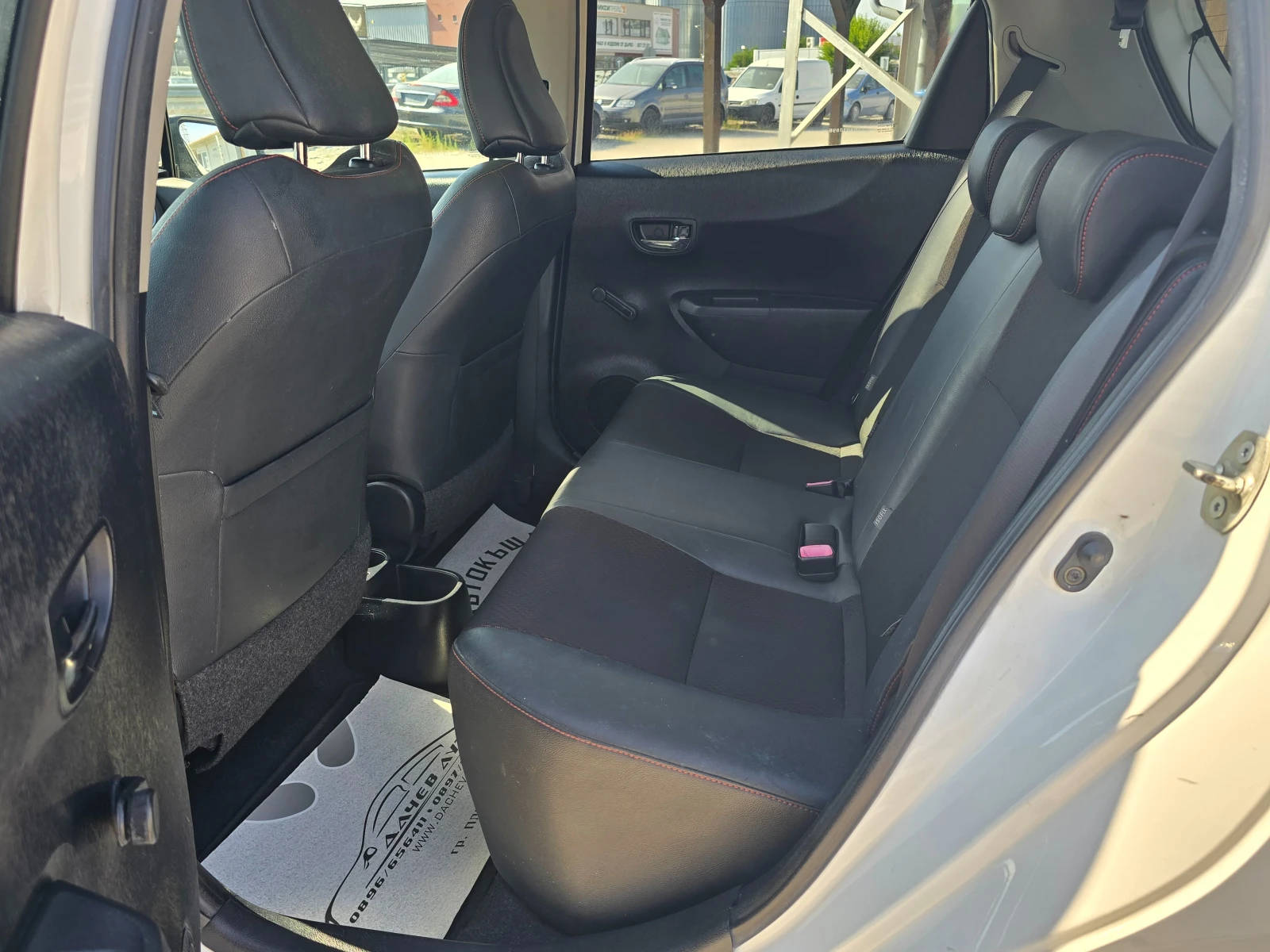 Toyota Yaris 12г.1, 3-99к.с.КОЖА, НАВИ, ПАНОРАМА - изображение 9