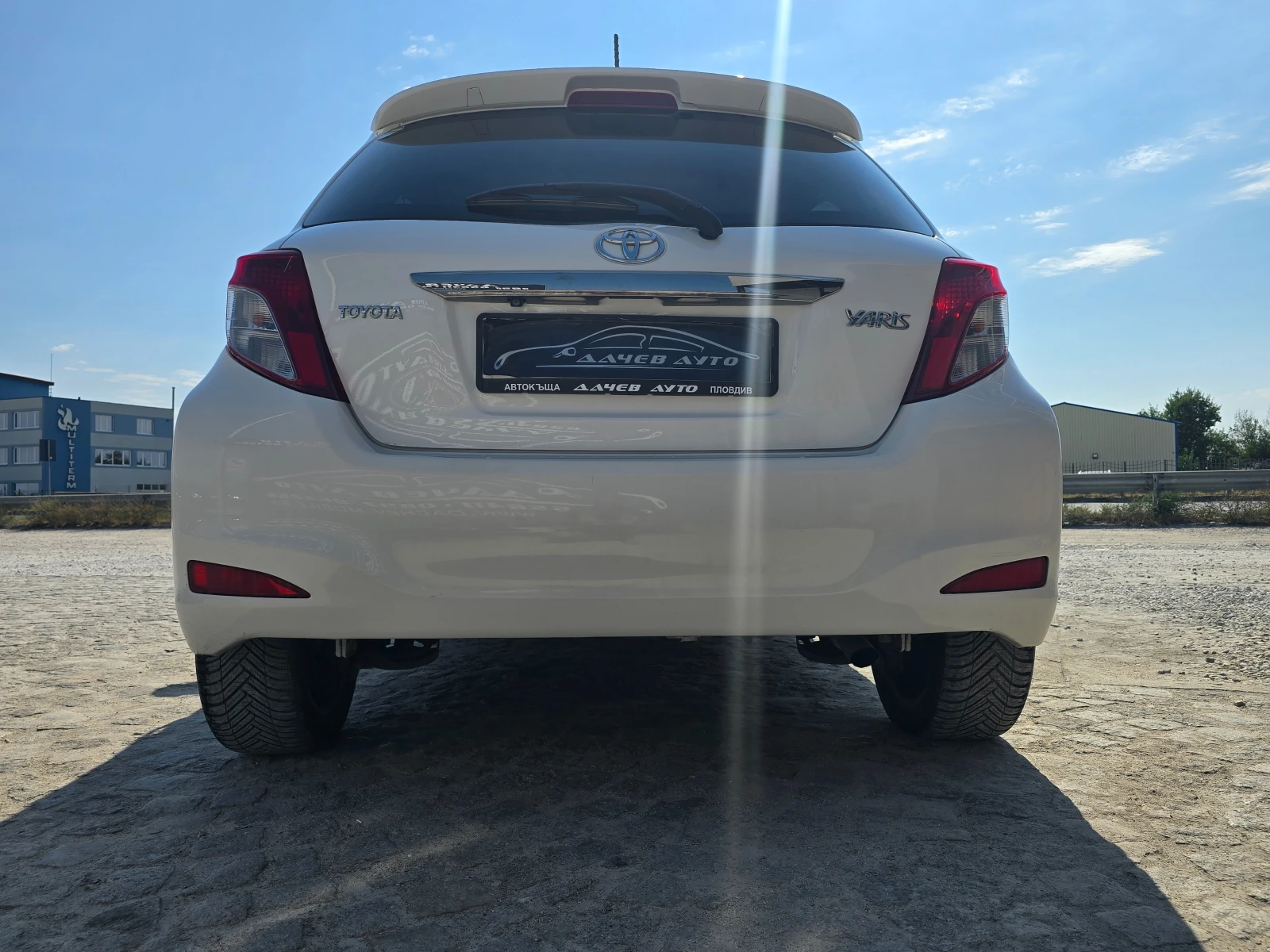Toyota Yaris 12г.1, 3-99к.с.КОЖА, НАВИ, ПАНОРАМА - изображение 5