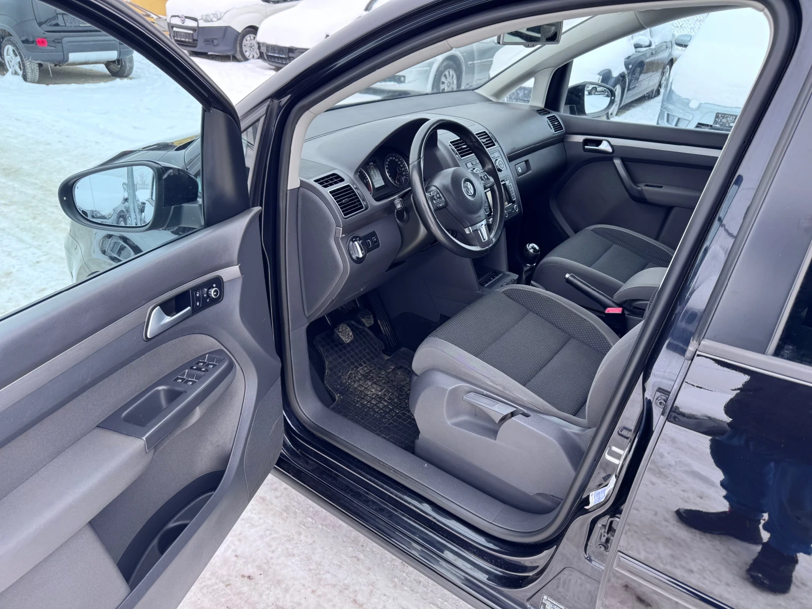 VW Touran EVRO 5 B - изображение 9