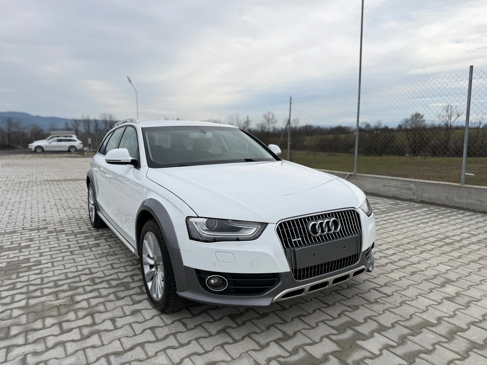 Audi A4 Allroad 2.0TDI QUATTRO BANG&OLUFSEN, снимка 8 - Автомобили и джипове - 53831423