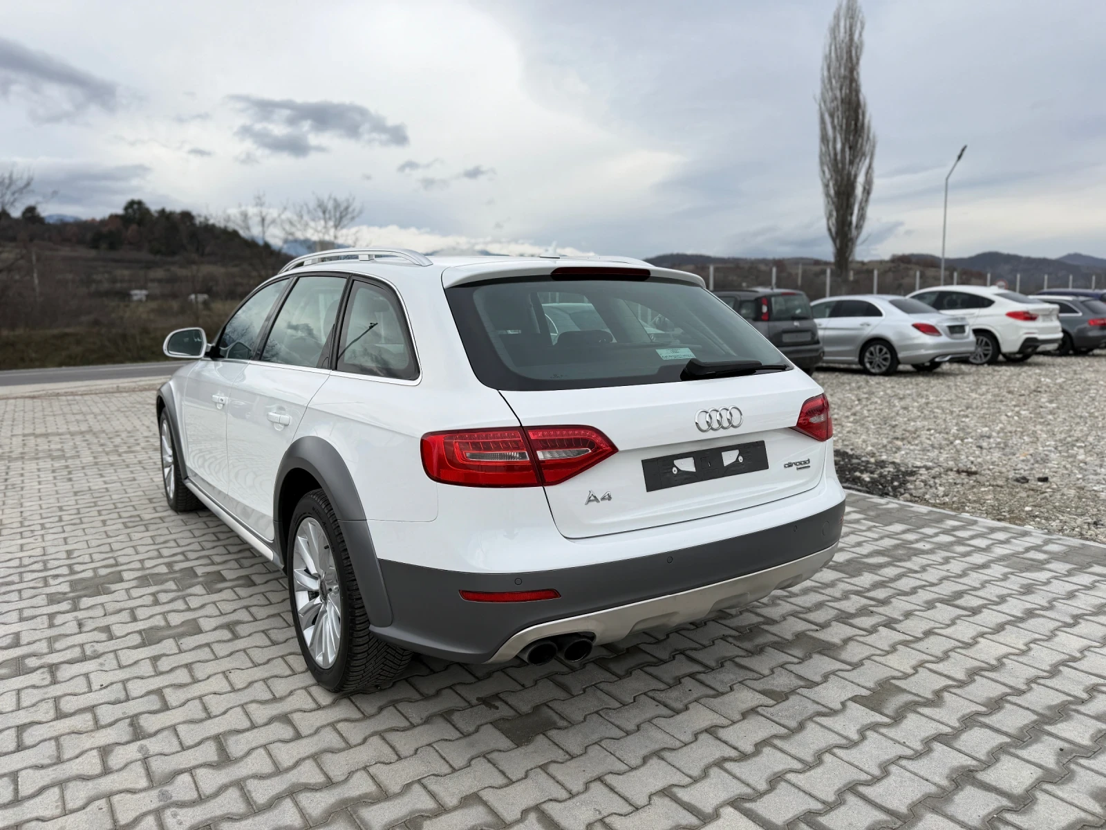 Audi A4 Allroad 2.0TDI QUATTRO BANG&OLUFSEN, снимка 4 - Автомобили и джипове - 53831423