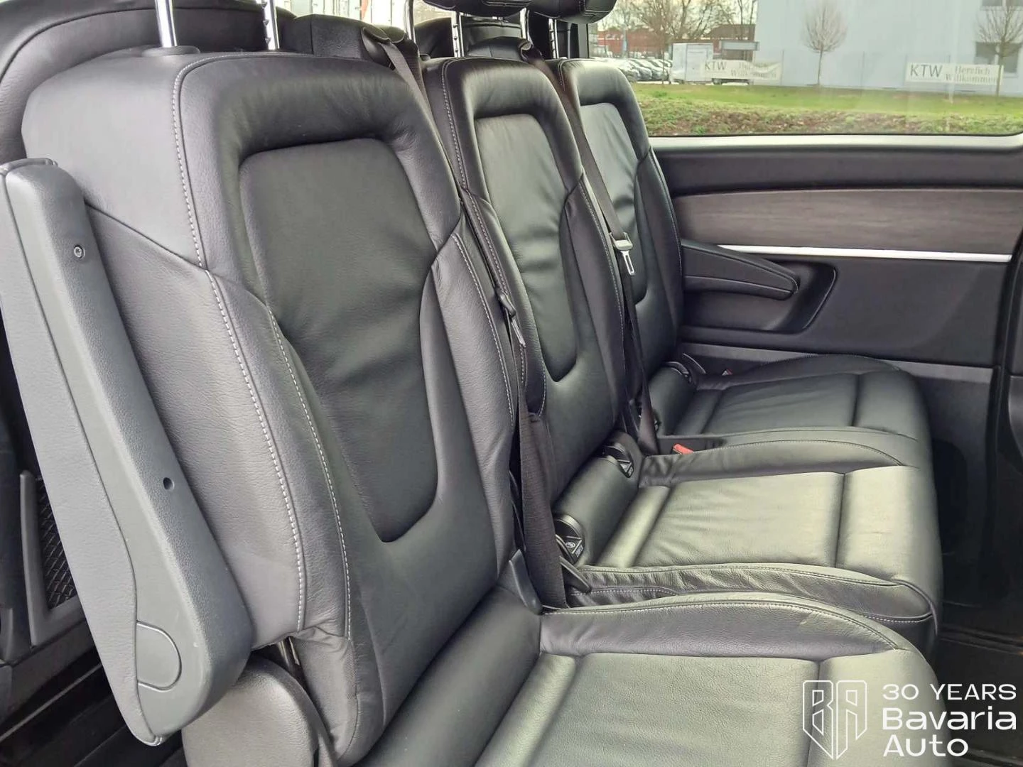 Mercedes-Benz V 300 d Extralang 4Matic Automatik Avantgarde, снимка 8 - Автомобили и джипове - 53918560